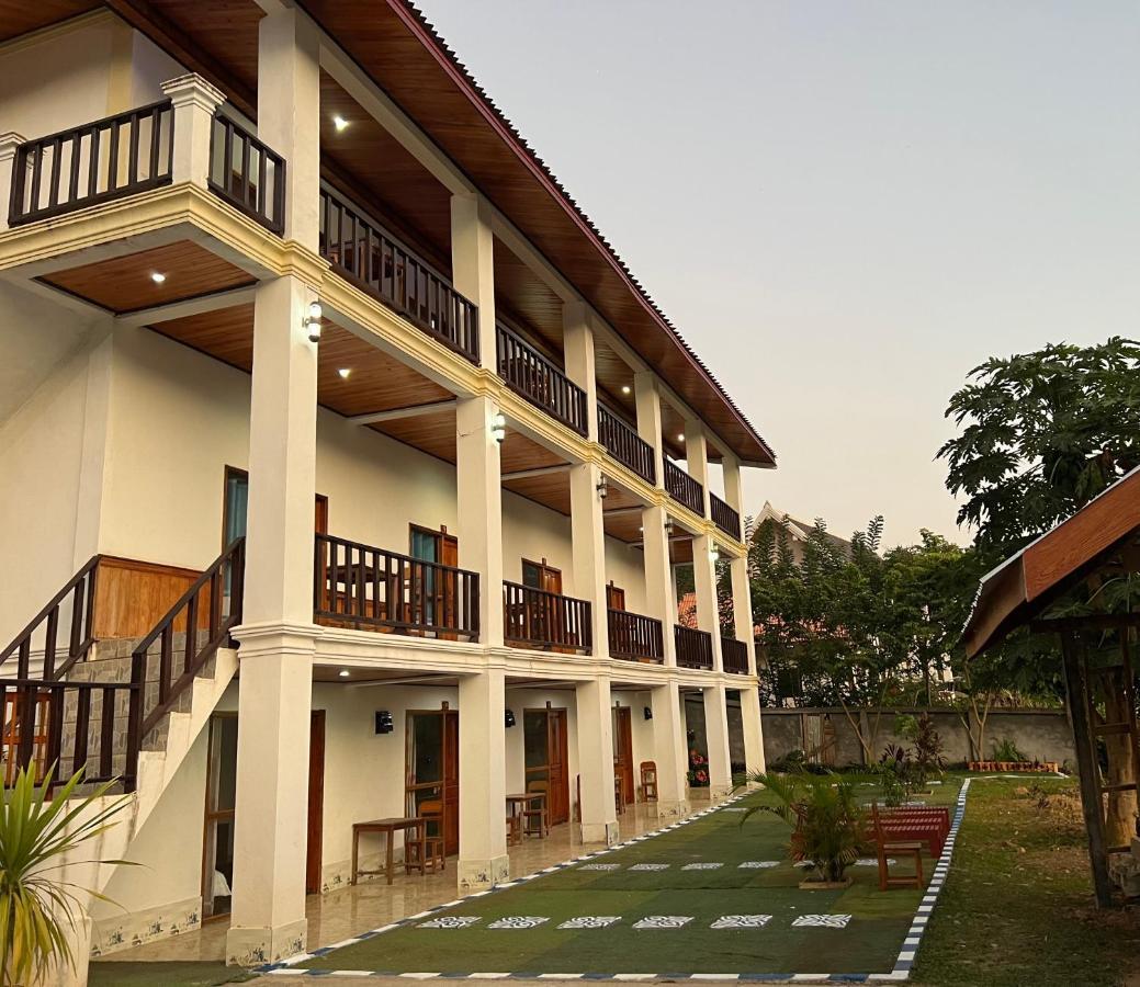 Sabaidee Nongkiaw River View Hotel Nong Khiaw Exterior photo